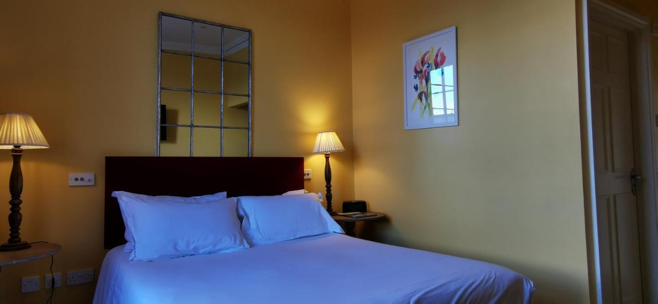 Buccleuch And Queensberry Arms Hotel ธอร์นฮิลล์ ภายนอก รูปภาพ