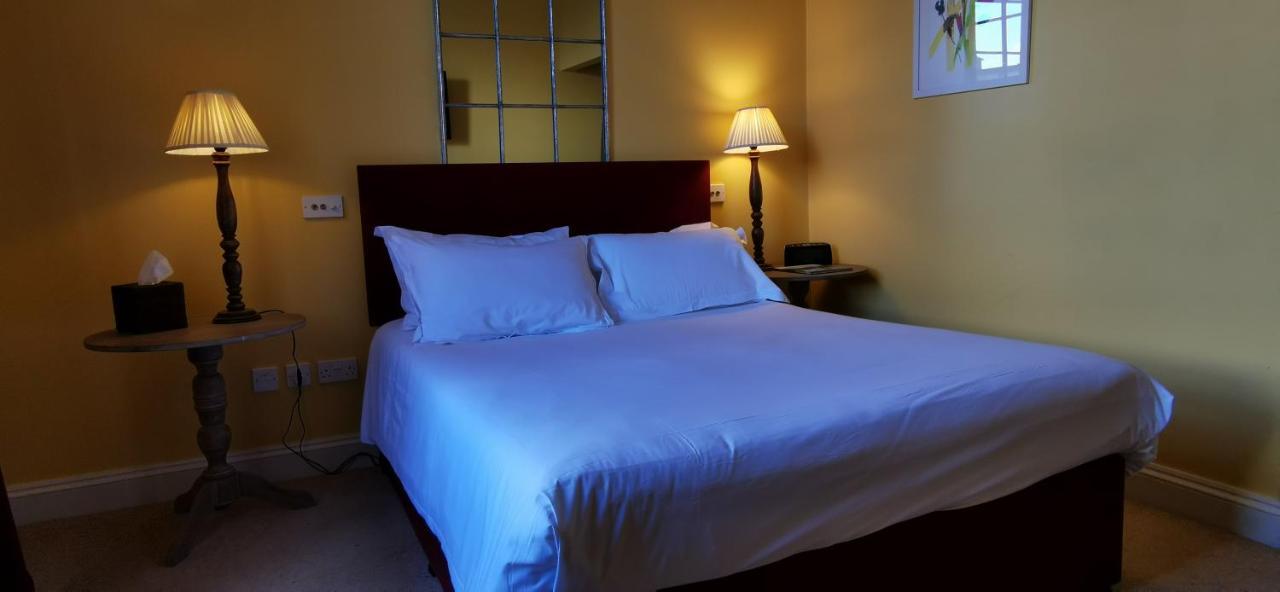 Buccleuch And Queensberry Arms Hotel ธอร์นฮิลล์ ภายนอก รูปภาพ
