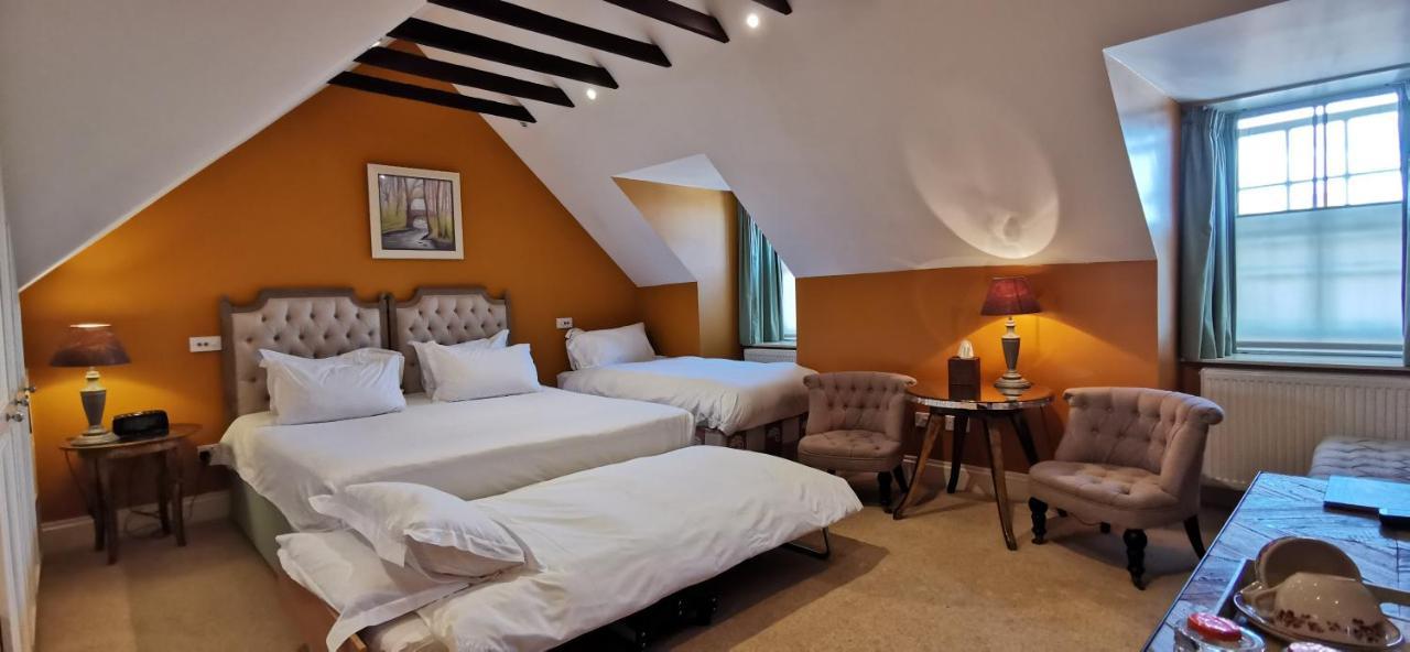 Buccleuch And Queensberry Arms Hotel ธอร์นฮิลล์ ภายนอก รูปภาพ