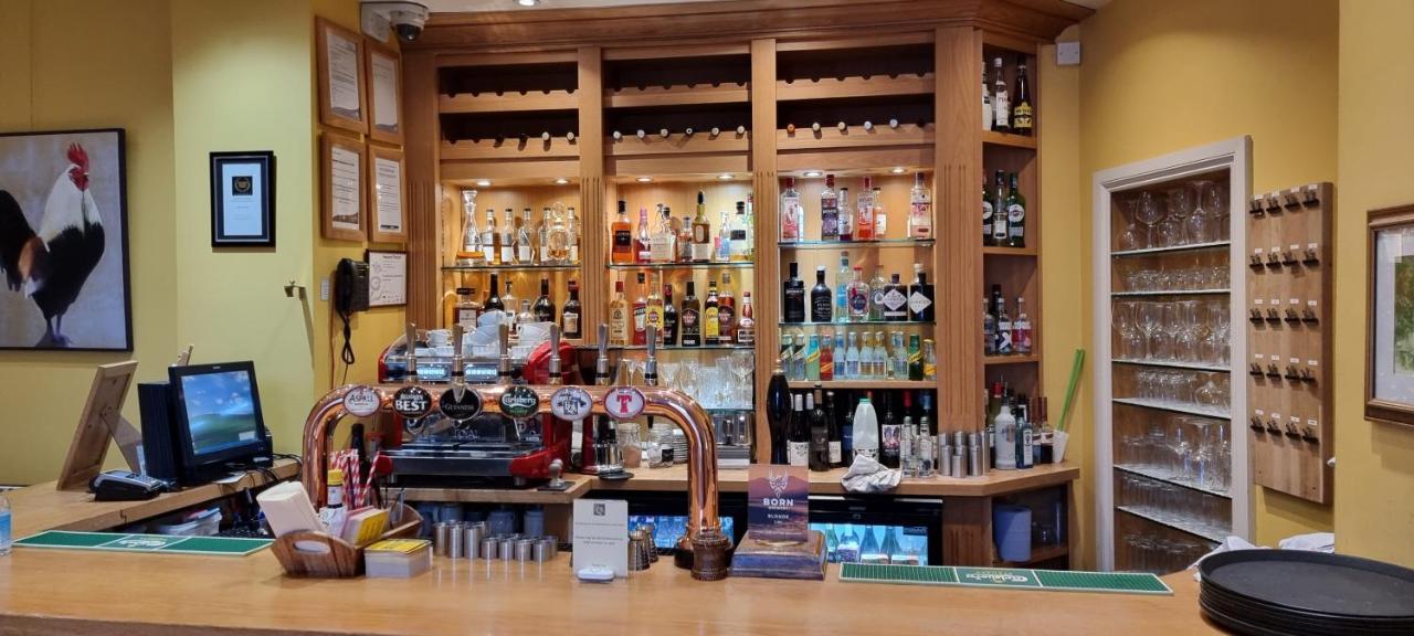 Buccleuch And Queensberry Arms Hotel ธอร์นฮิลล์ ภายนอก รูปภาพ