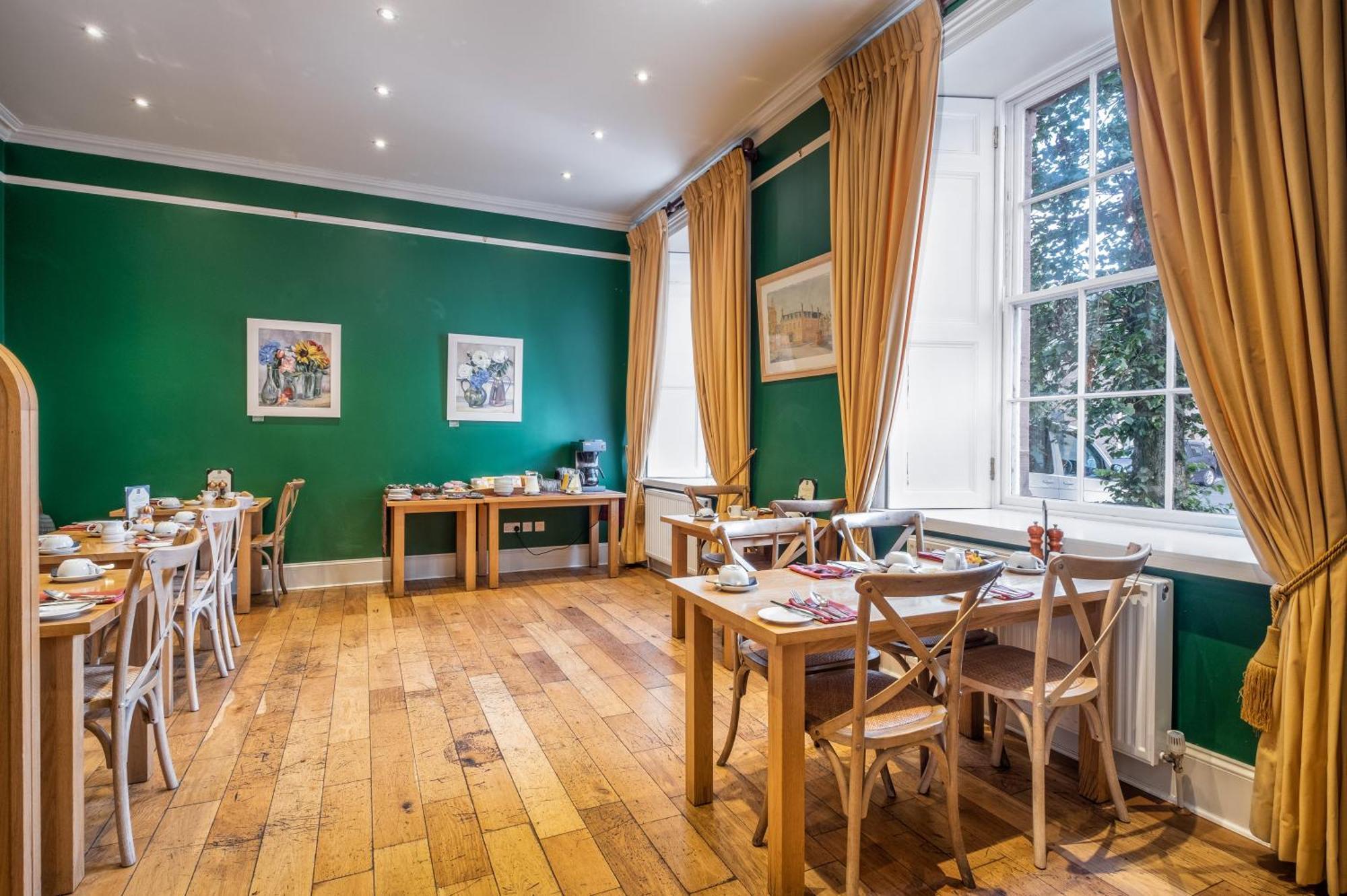Buccleuch And Queensberry Arms Hotel ธอร์นฮิลล์ ภายนอก รูปภาพ