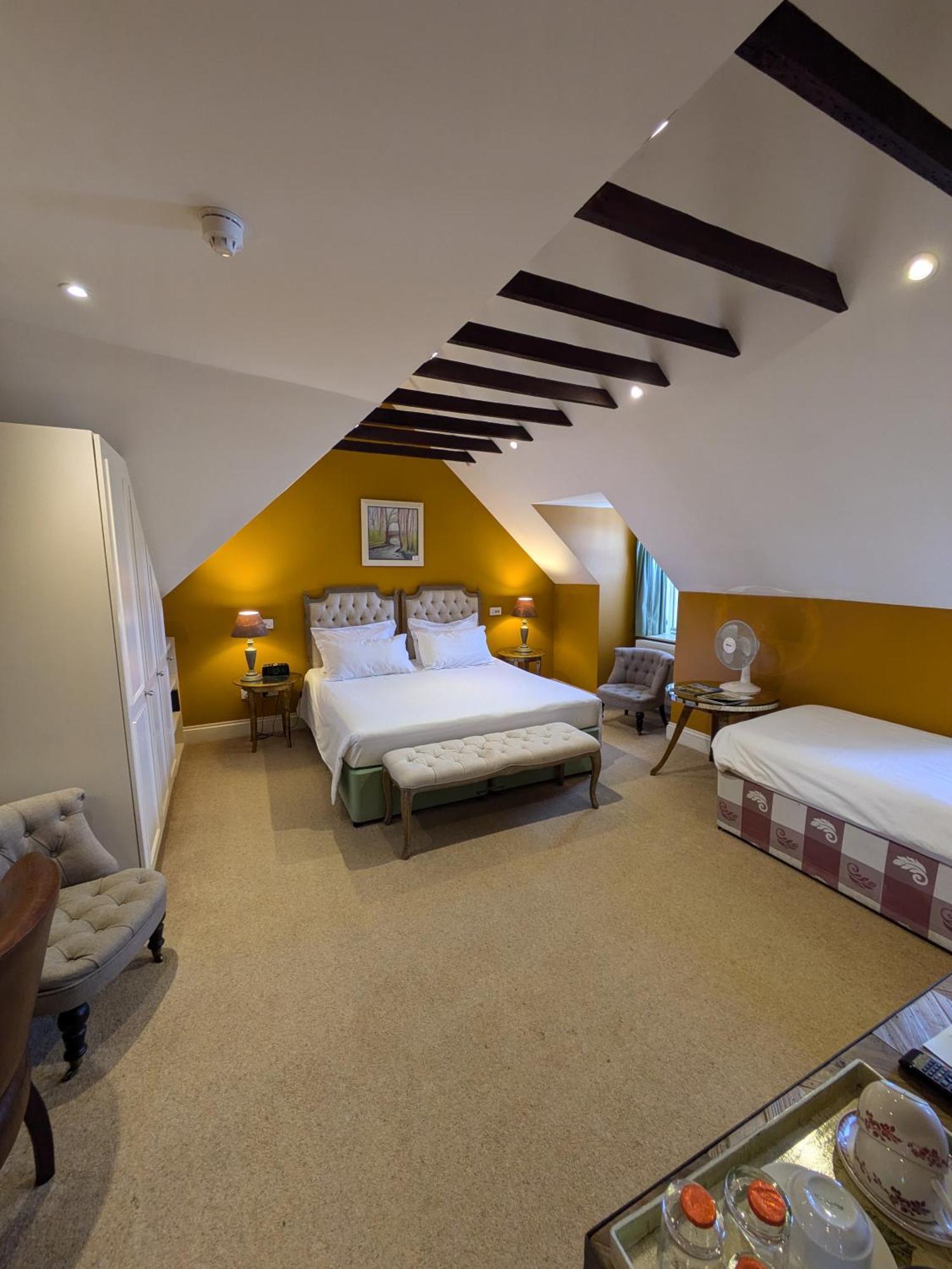 Buccleuch And Queensberry Arms Hotel ธอร์นฮิลล์ ภายนอก รูปภาพ