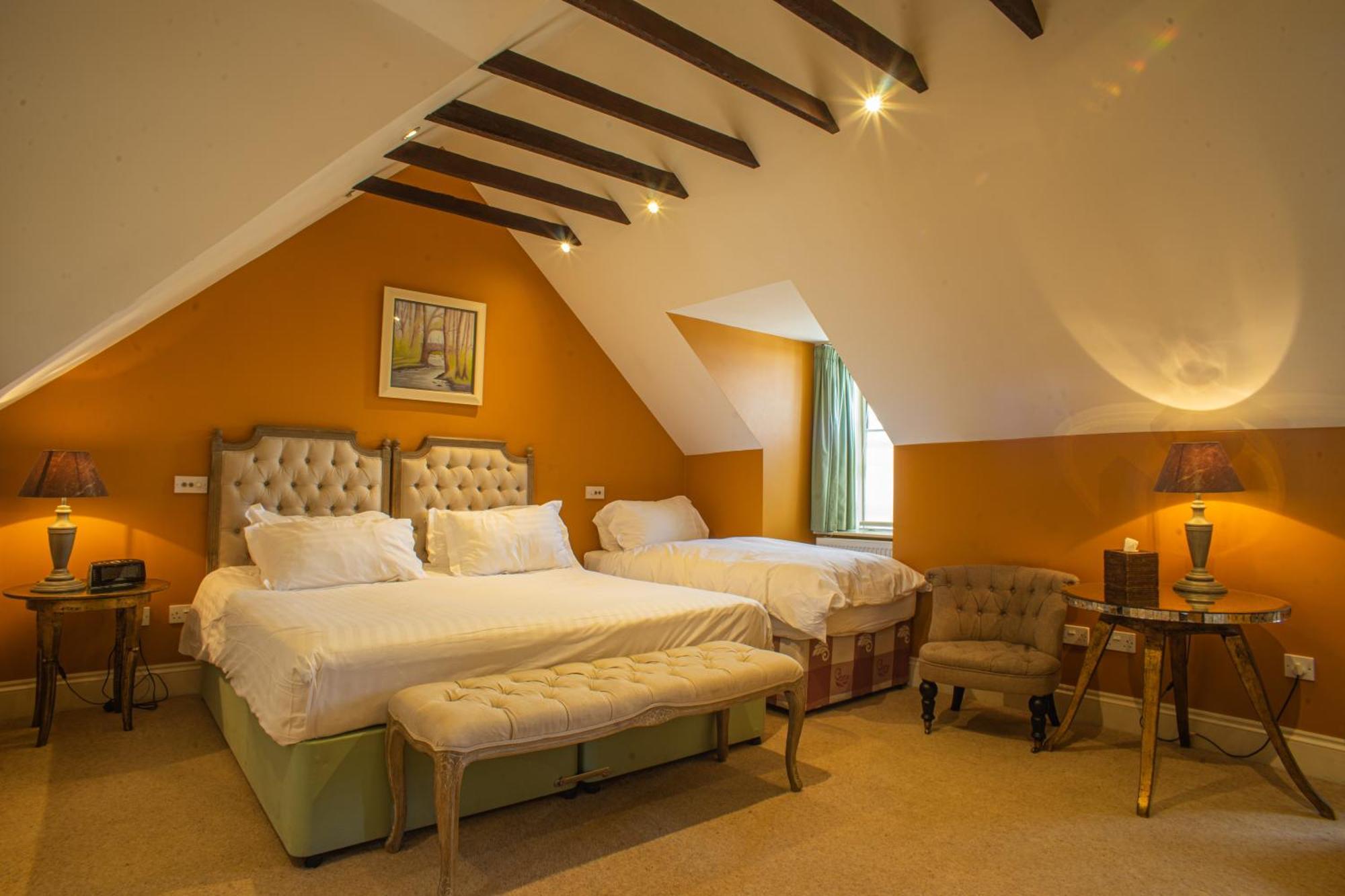 Buccleuch And Queensberry Arms Hotel ธอร์นฮิลล์ ภายนอก รูปภาพ